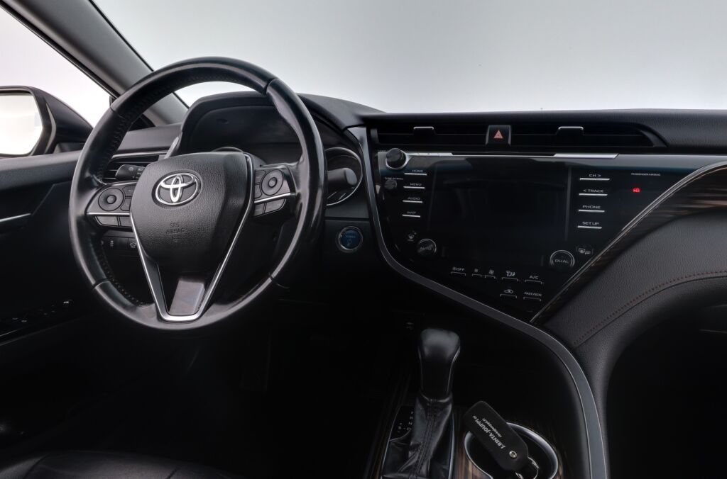 Toyota Camry 2019 Harmaa