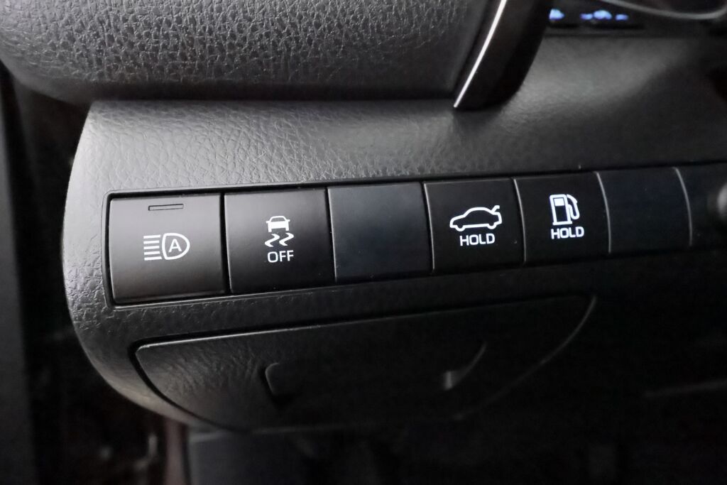 Toyota Camry 2019 Harmaa