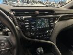 Toyota Camry 2020 Punainen