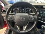 Toyota Camry 2020 Punainen