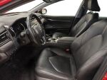 Toyota Camry 2020 Punainen