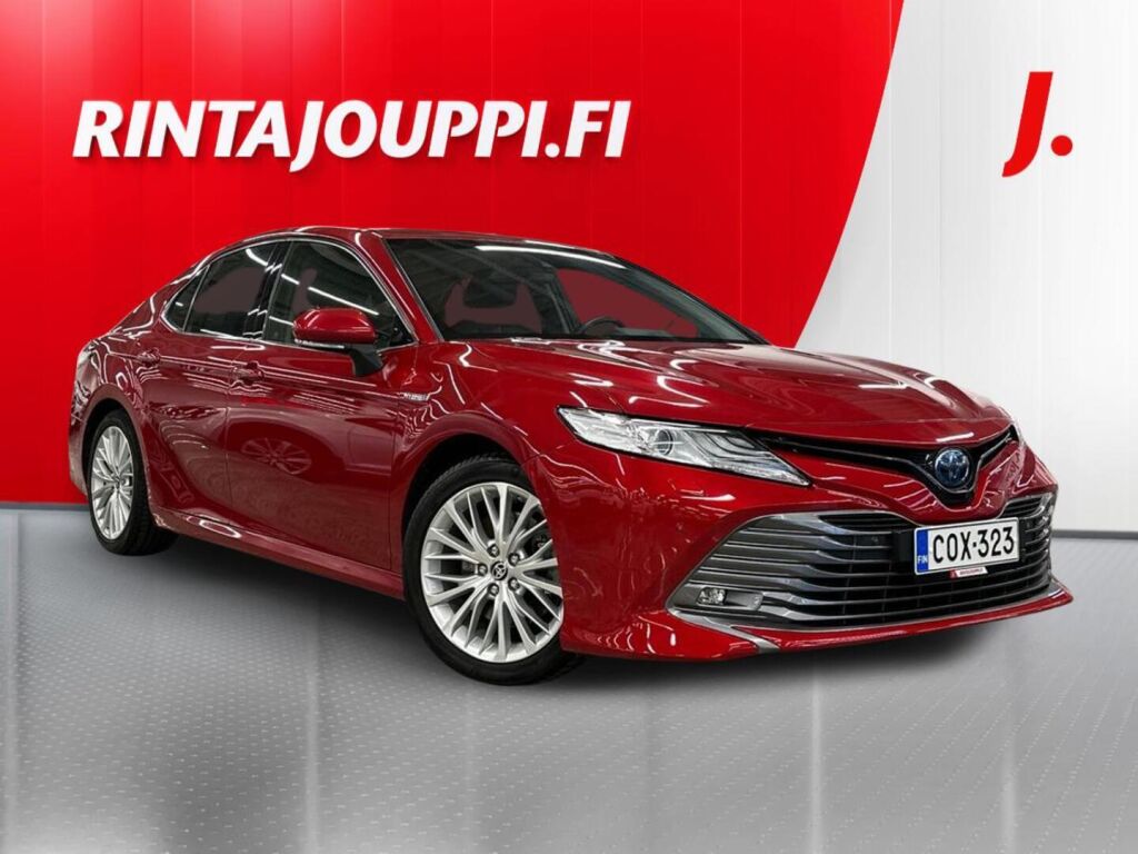 Toyota Camry 2020 Punainen