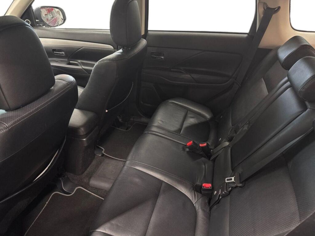 Mitsubishi Outlander PHEV 2013 Harmaa