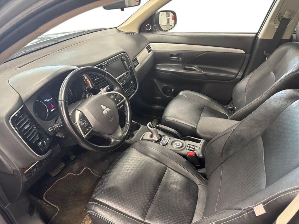Mitsubishi Outlander PHEV 2013 Harmaa