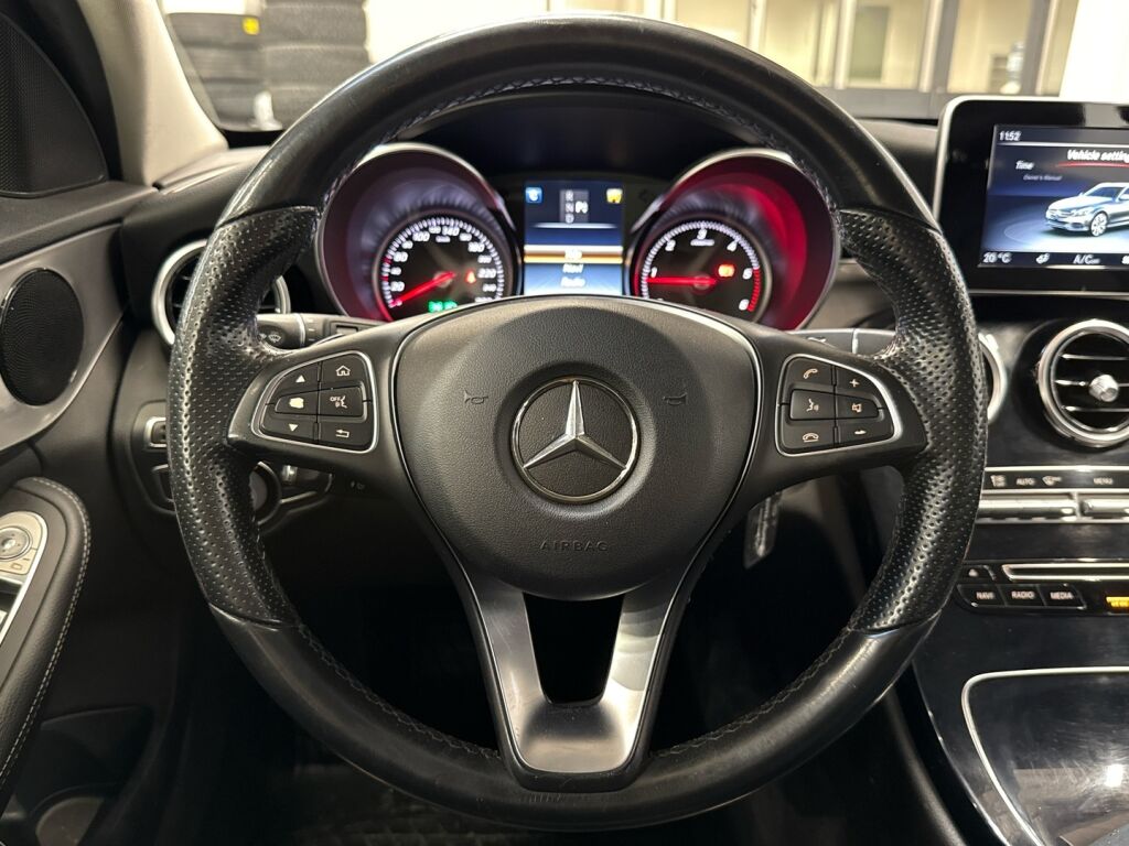 Mercedes-Benz C 2016 Musta