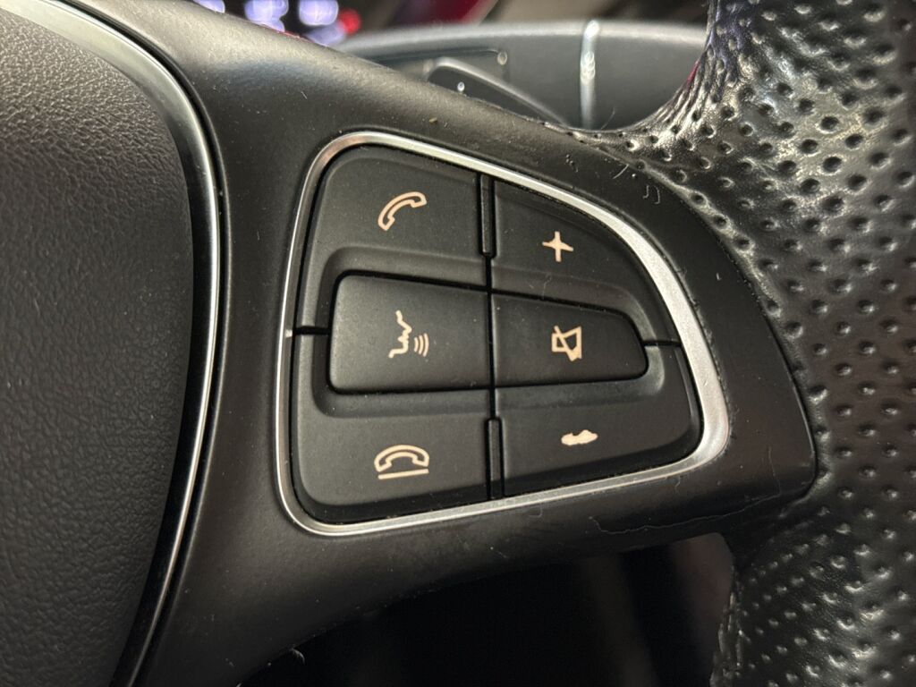 Mercedes-Benz C 2016 Musta