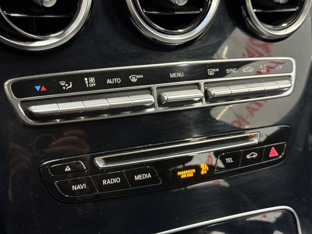 Mercedes-Benz C 2016 Musta