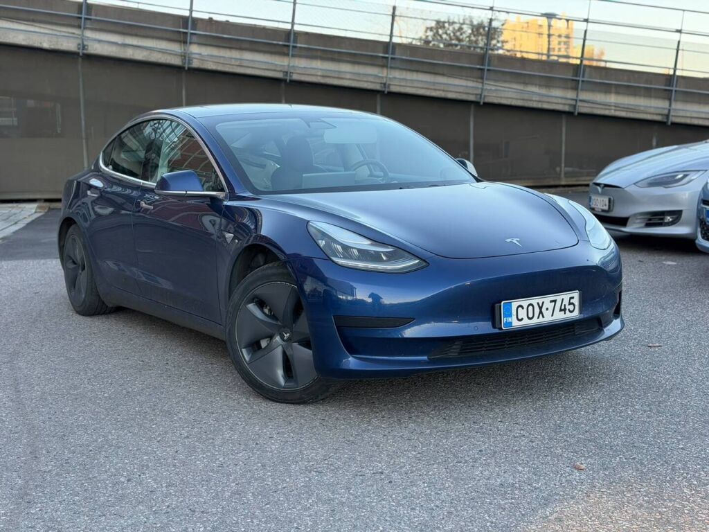 Tesla Model 3 2020 Sininen