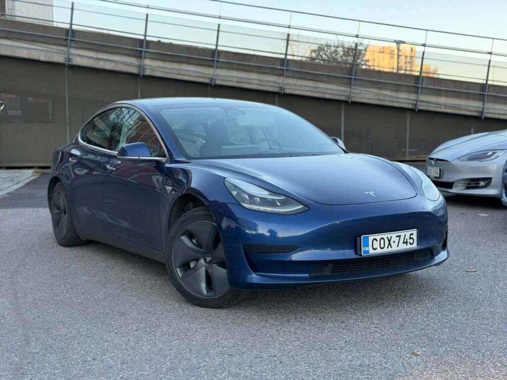 Tesla Model 3 2020 Sininen