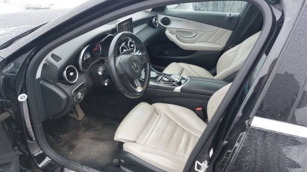 Mercedes-Benz C 2015 Musta
