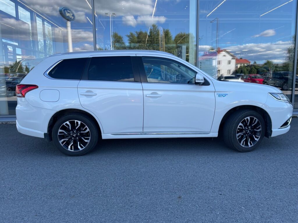 Mitsubishi Outlander PHEV 2017 Valkoinen