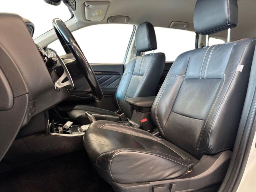 Mitsubishi Outlander PHEV 2017 Valkoinen