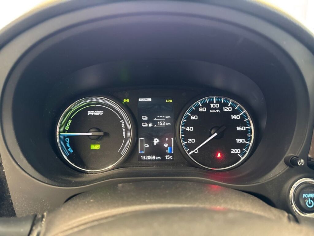 Mitsubishi Outlander PHEV 2017 Valkoinen