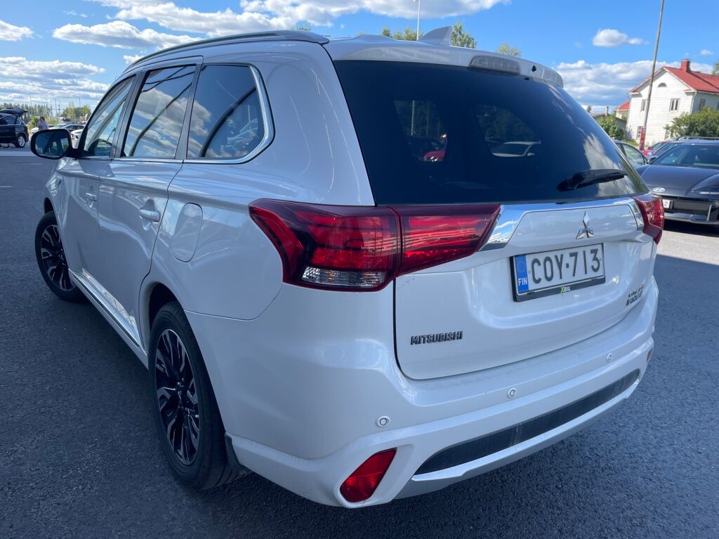 Mitsubishi Outlander PHEV 2017 Valkoinen