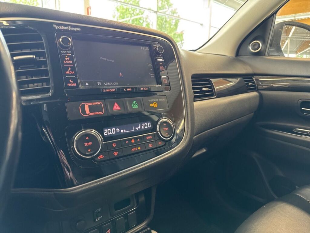 Mitsubishi Outlander PHEV 2017 Valkoinen