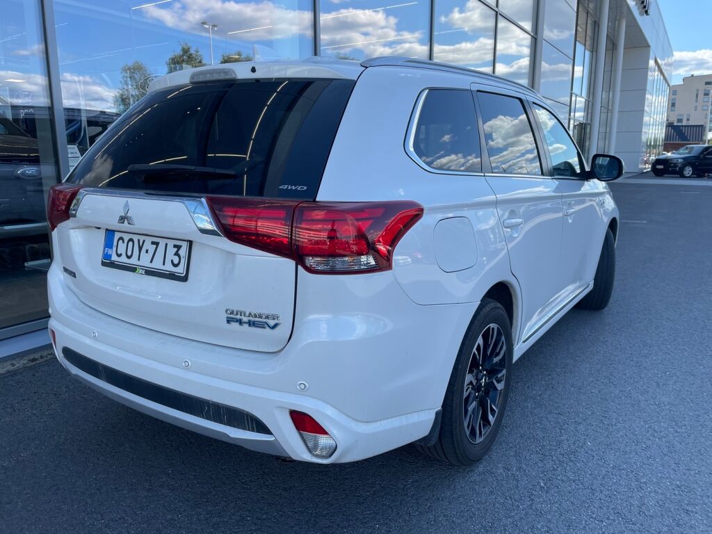 Mitsubishi Outlander PHEV 2017 Valkoinen