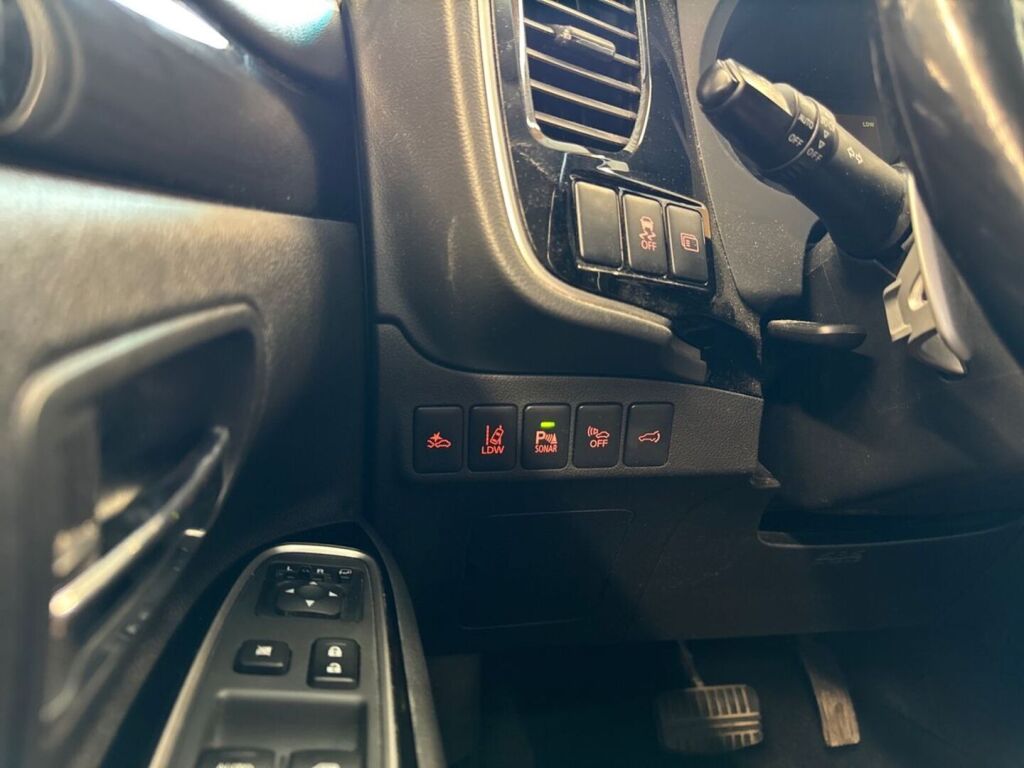 Mitsubishi Outlander PHEV 2017 Valkoinen