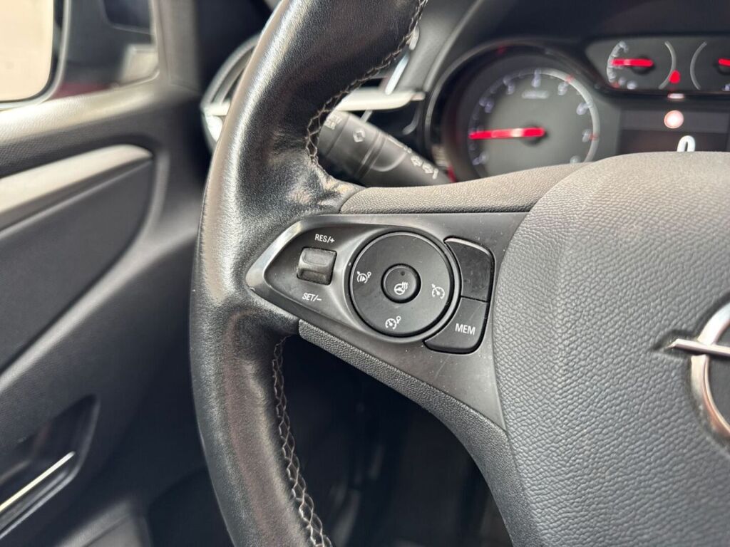 Opel Corsa 2020 Punainen
