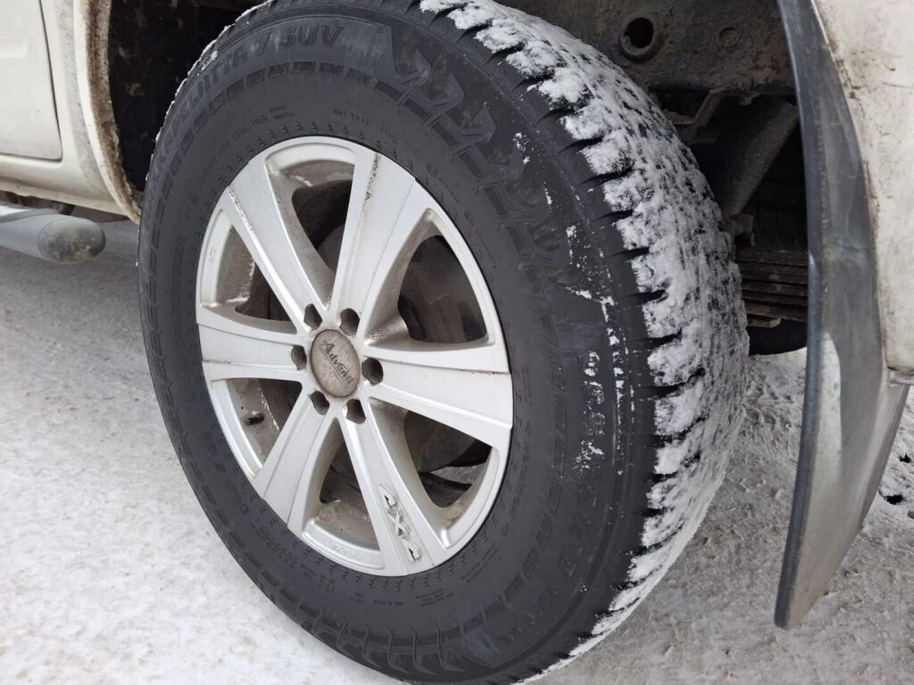 Nissan Navara 2012 Valkoinen