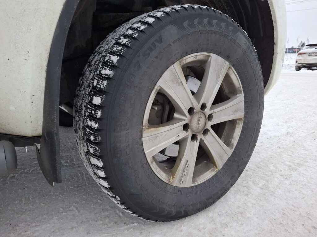 Nissan Navara 2012 Valkoinen