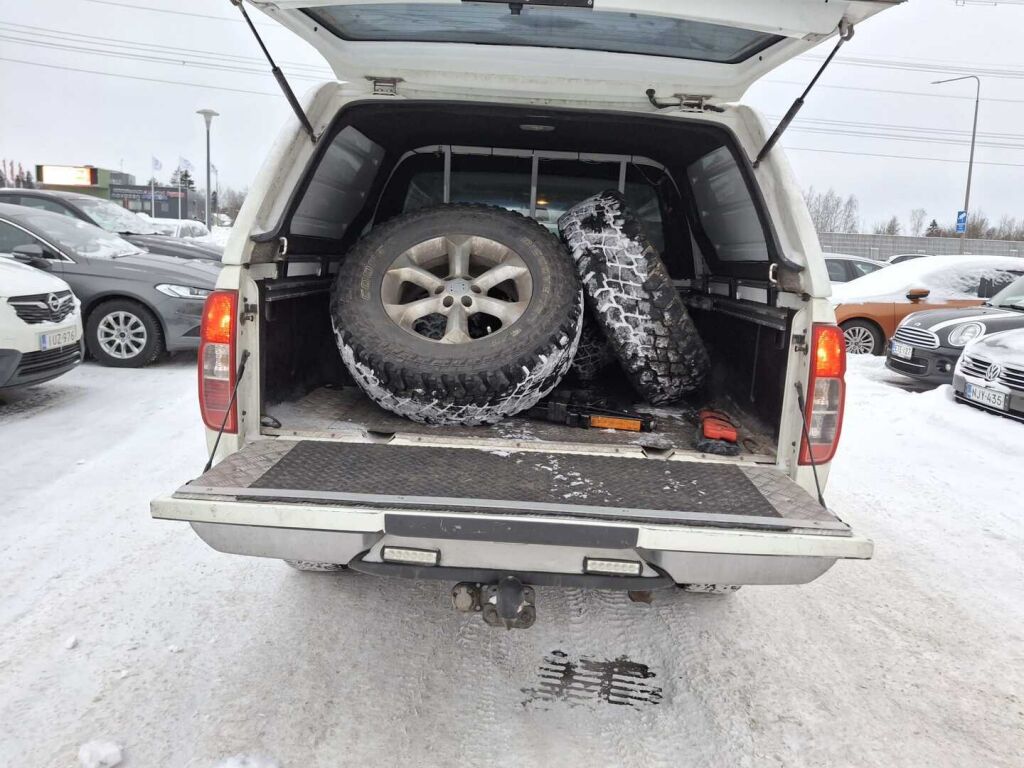 Nissan Navara 2012 Valkoinen
