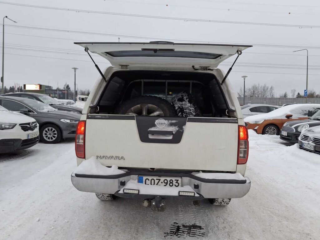 Nissan Navara 2012 Valkoinen