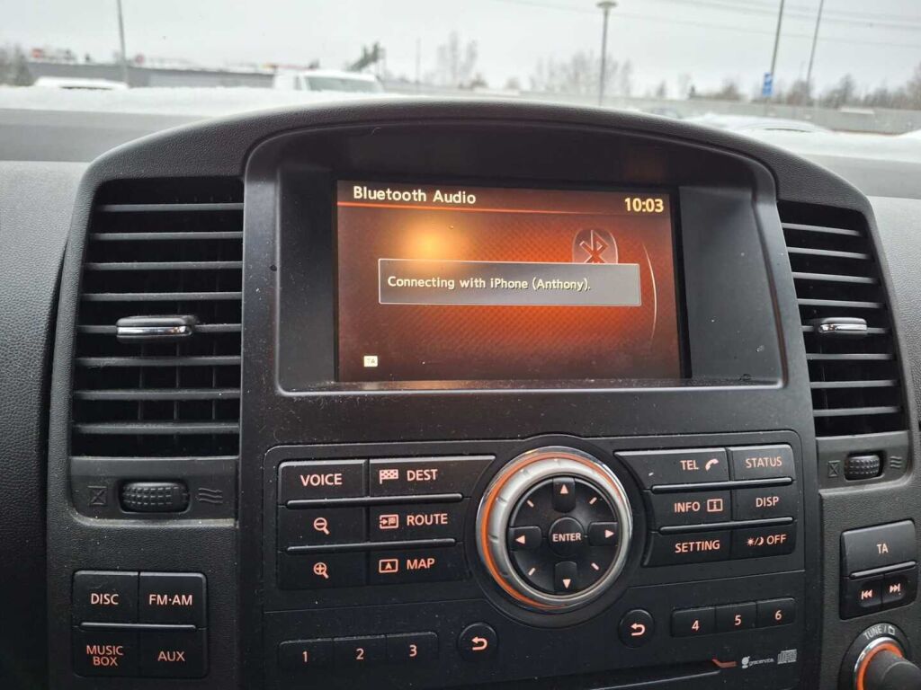 Nissan Navara 2012 Valkoinen