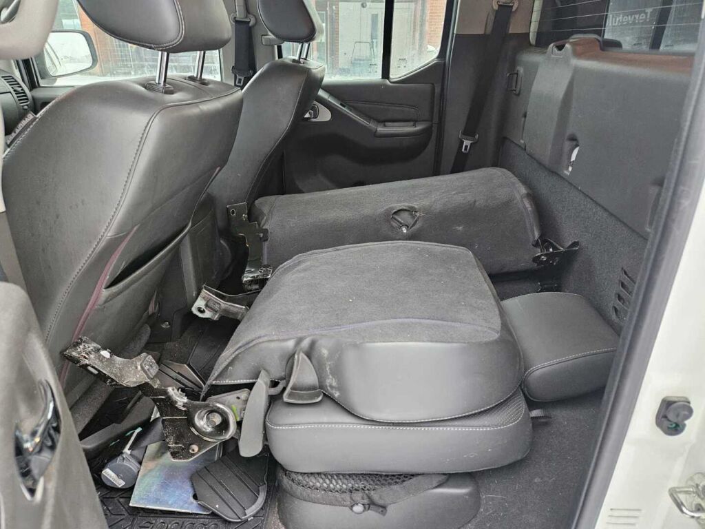 Nissan Navara 2012 Valkoinen