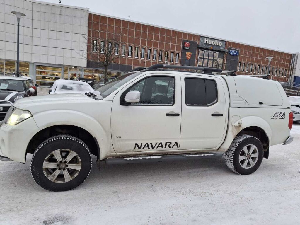 Nissan Navara 2012 Valkoinen