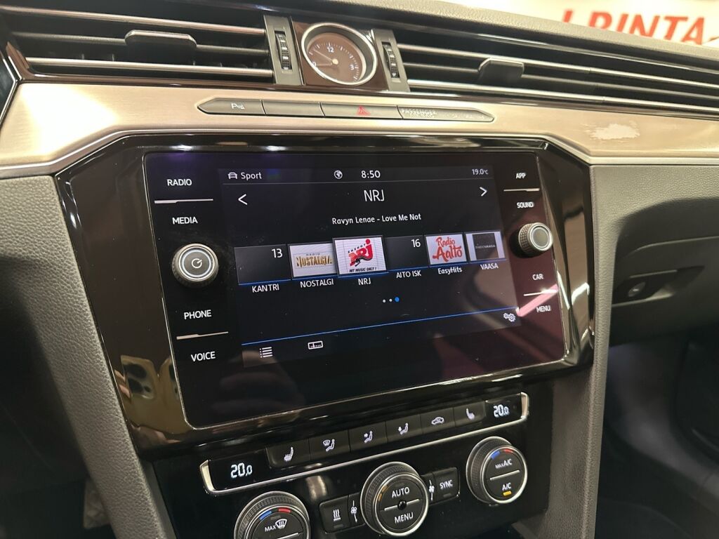 Volkswagen Passat 2019 Valkoinen