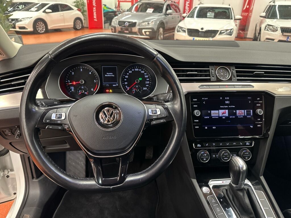 Volkswagen Passat 2019 Valkoinen