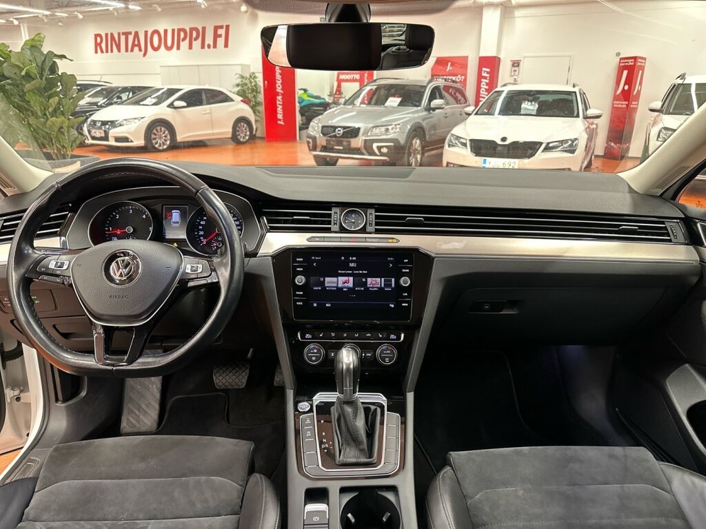 Volkswagen Passat 2019 Valkoinen