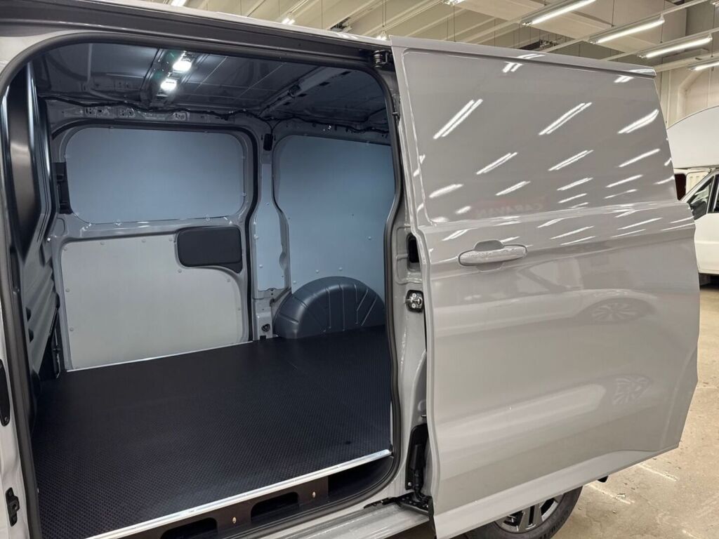 Ford Transit Custom 2026 Harmaa
