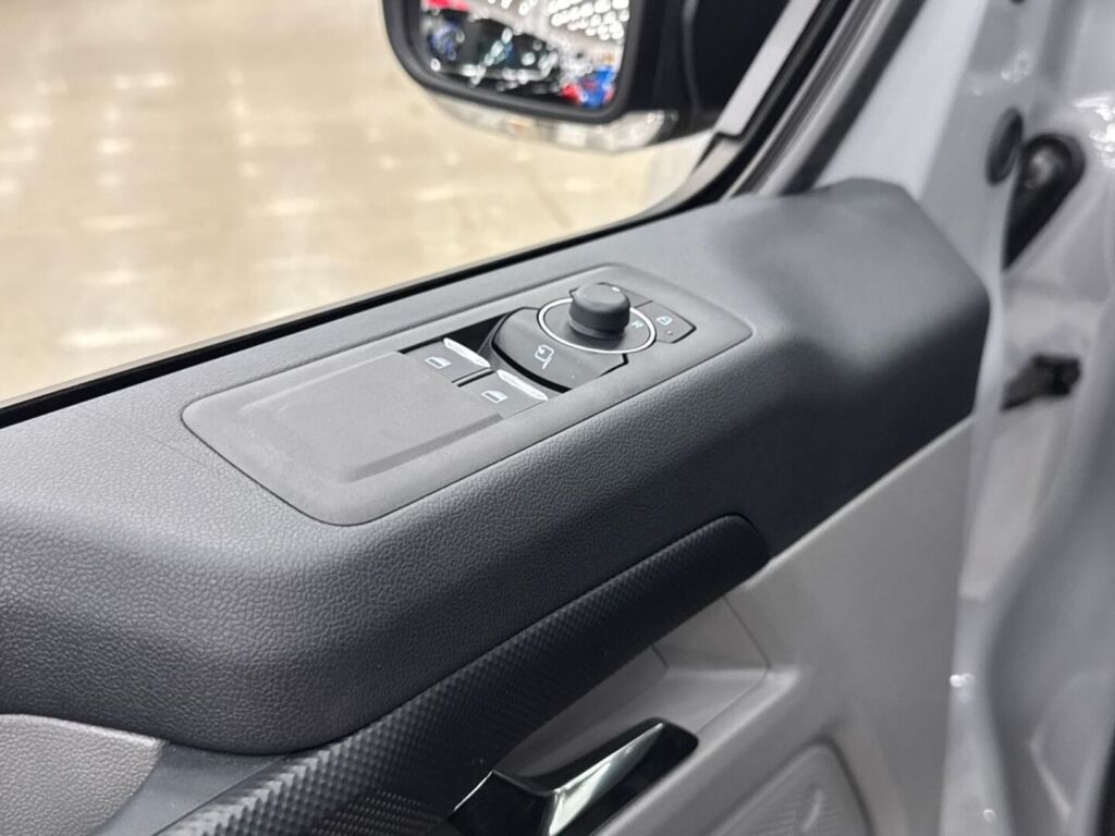 Ford Transit Custom 2026 Harmaa