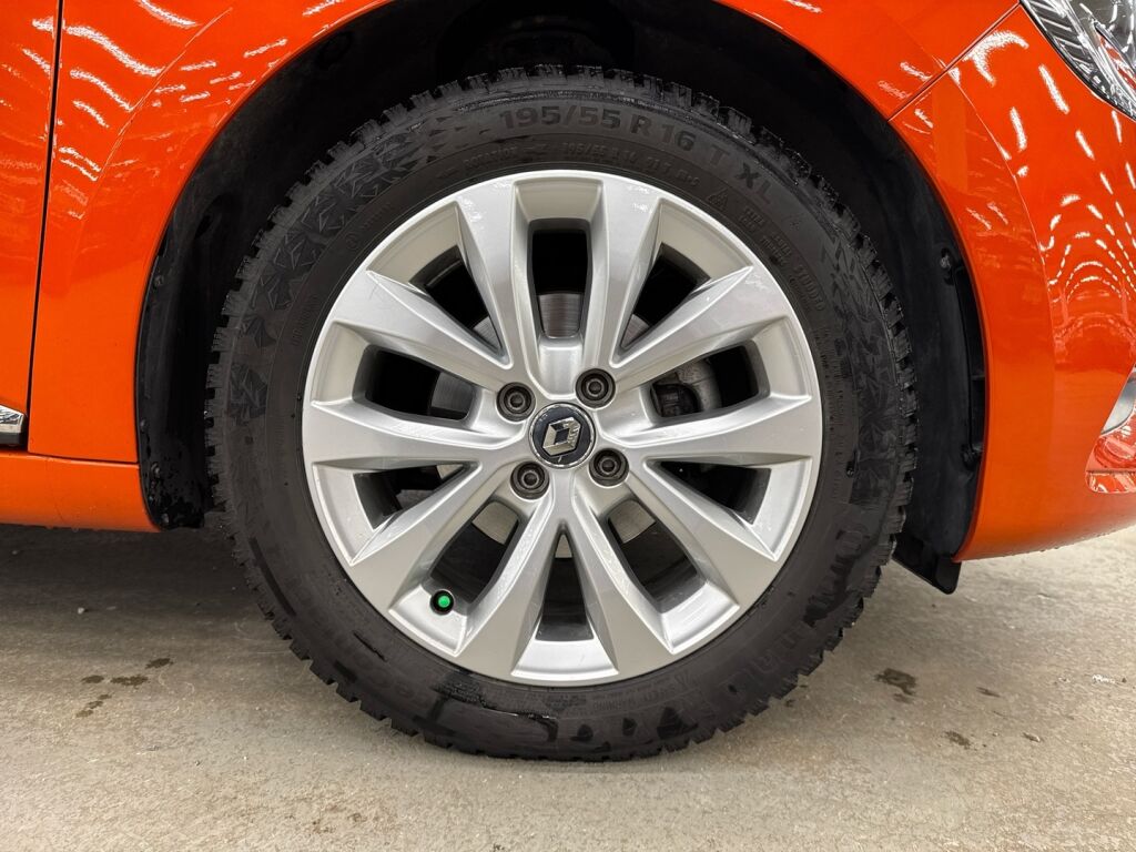 Renault Clio 2021 Oranssi