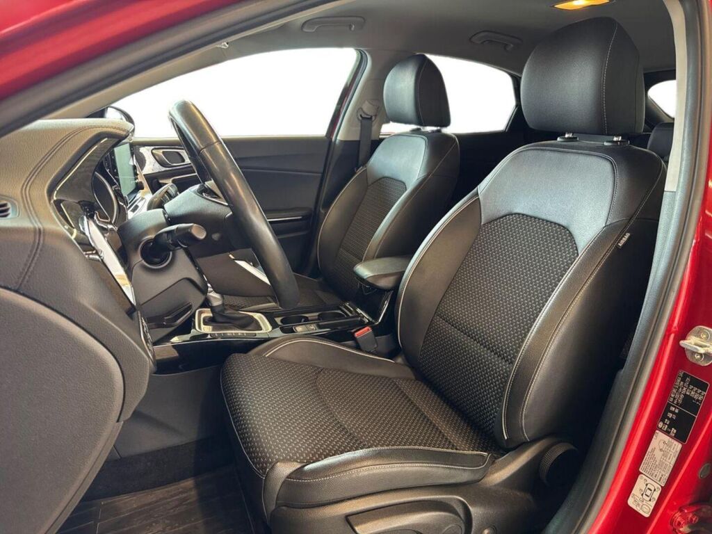 Kia XCeed 2021 Punainen