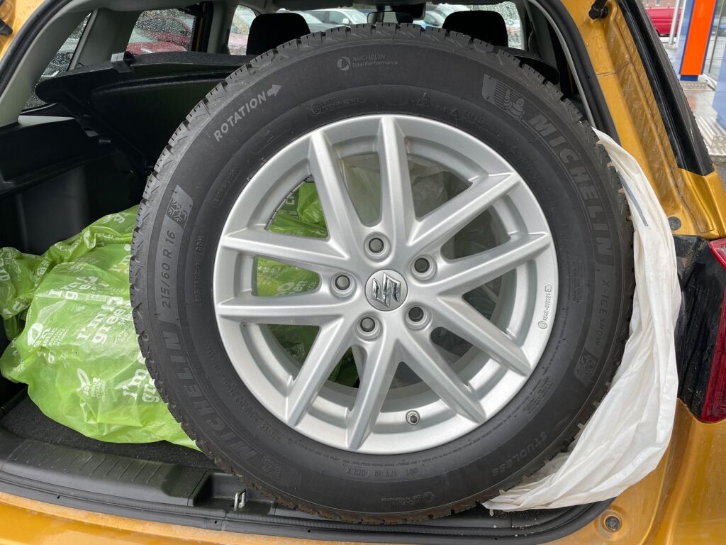 Suzuki Vitara 2021 Keltainen