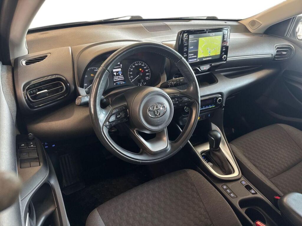 Toyota Yaris 2021 Metallinhohto Ruskea (beige)