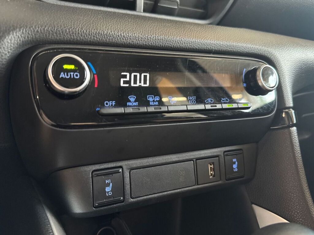 Toyota Yaris 2021 Metallinhohto Ruskea (beige)