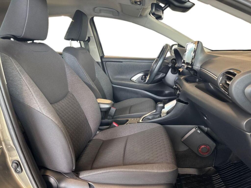 Toyota Yaris 2021 Metallinhohto Ruskea (beige)
