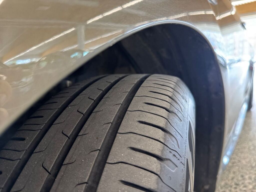 Toyota Yaris 2021 Metallinhohto Ruskea (beige)