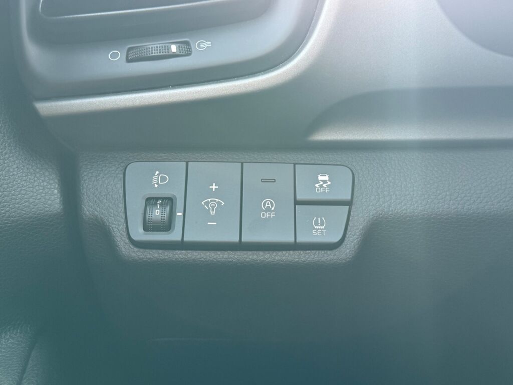 Kia Stonic 2021 Punainen
