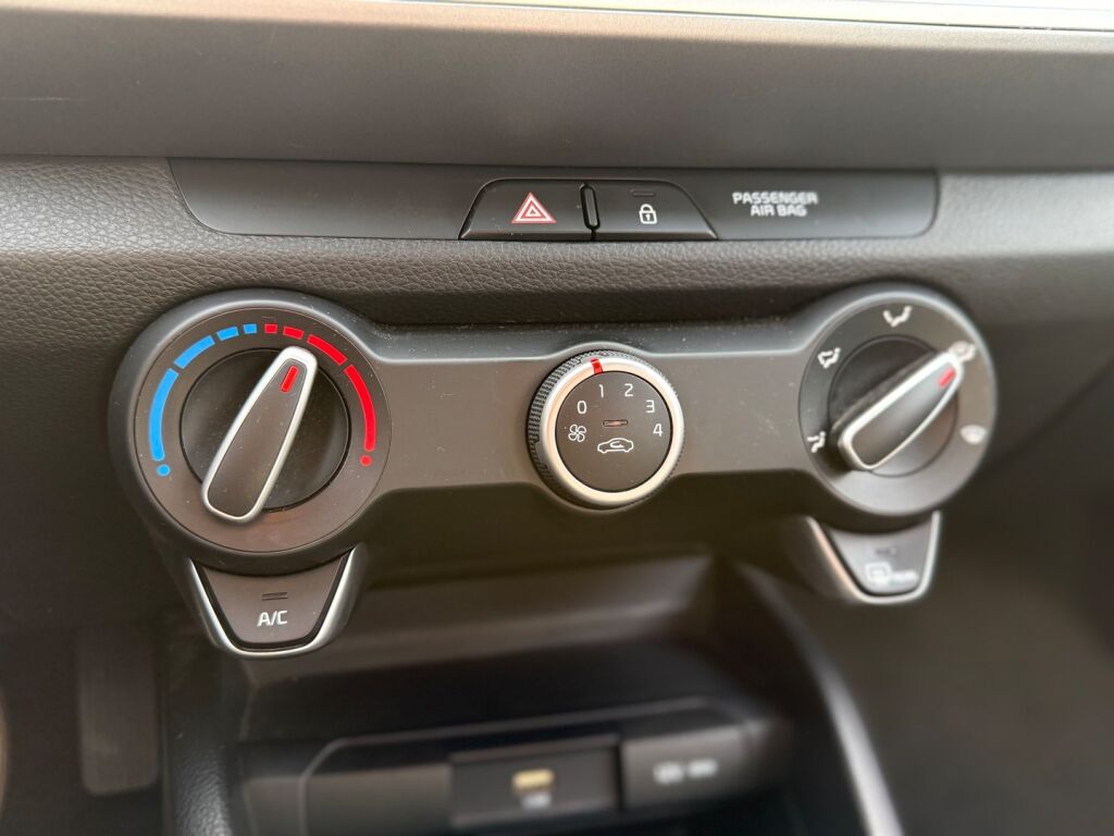 Kia Stonic 2021 Punainen