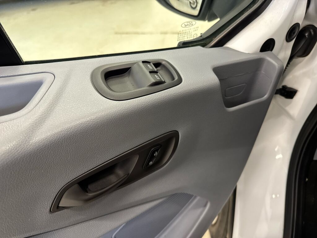 Ford Transit 2016 Valkoinen