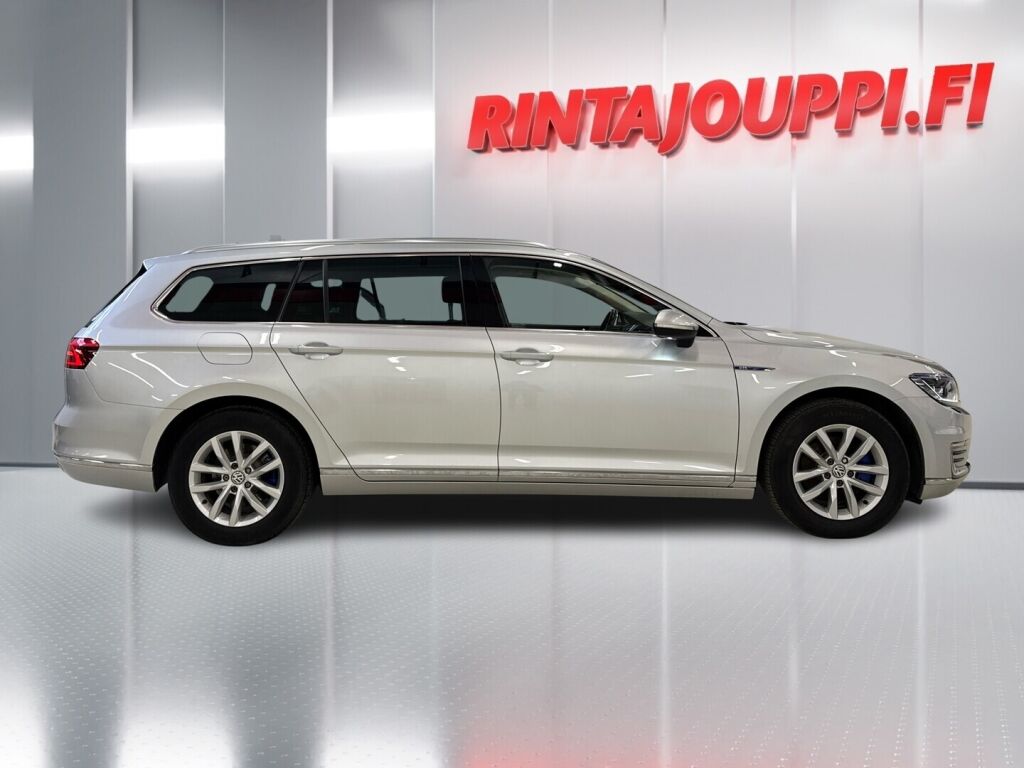 Volkswagen Passat 2017 Monivär.