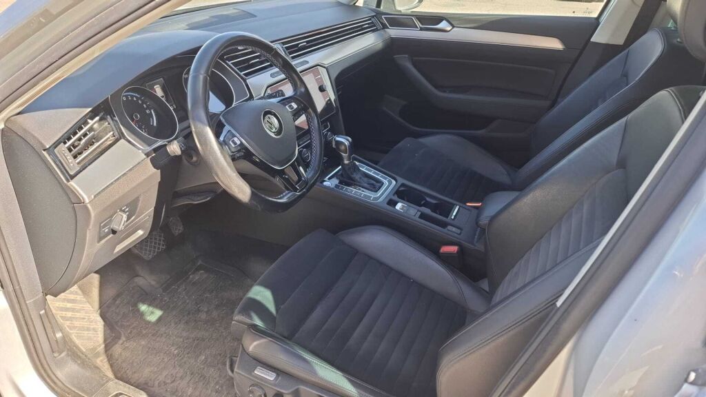Volkswagen Passat 2017 Monivär.