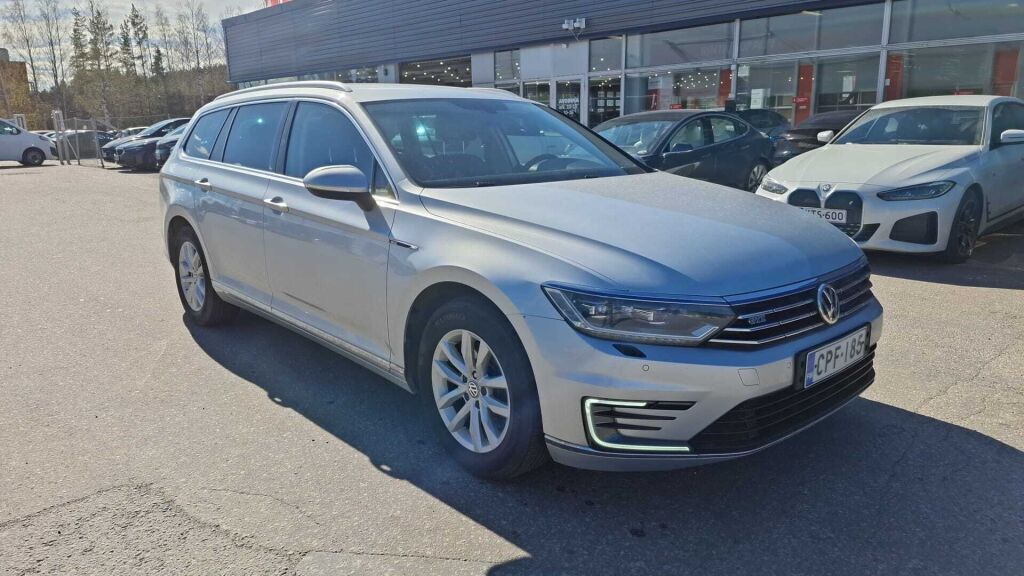 Volkswagen Passat 2017 Monivär.