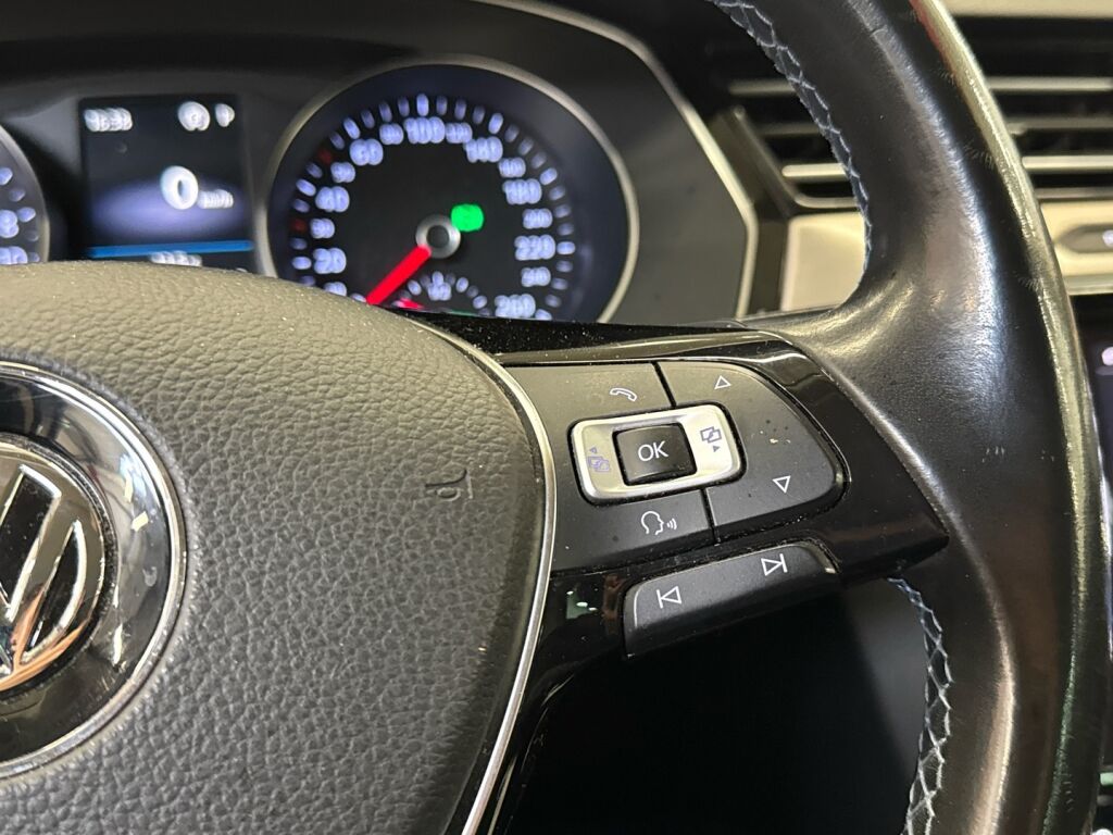 Volkswagen Passat 2017 Monivär.