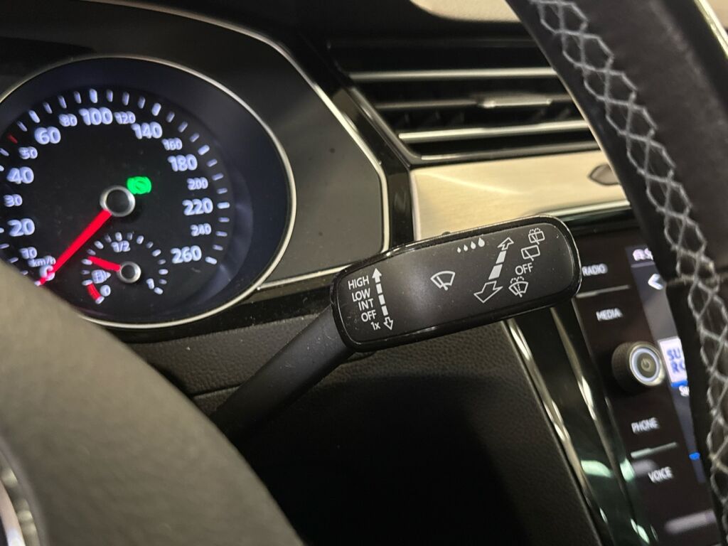 Volkswagen Passat 2017 Monivär.