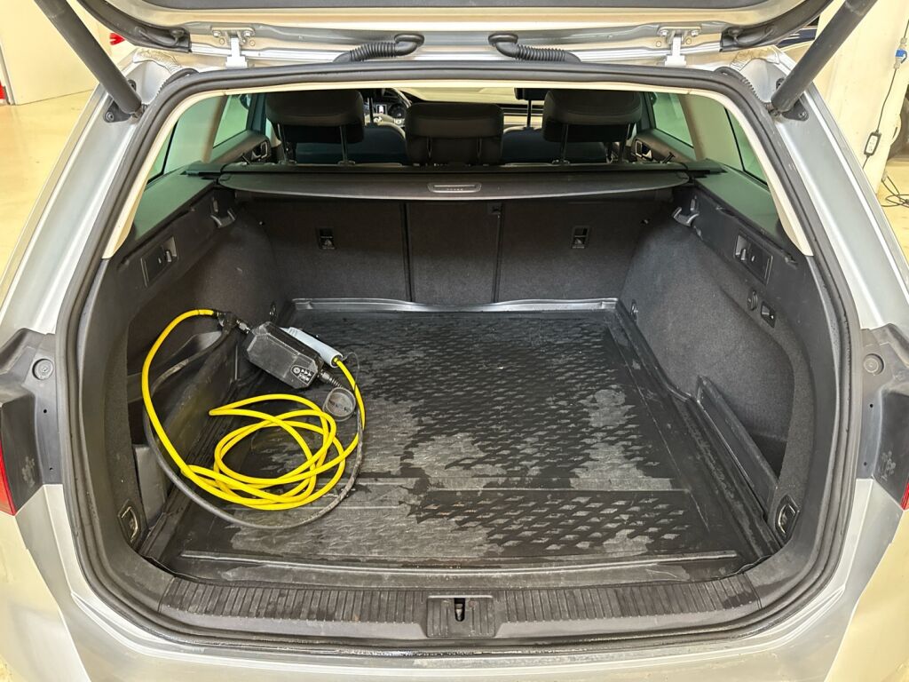 Volkswagen Passat 2017 Monivär.